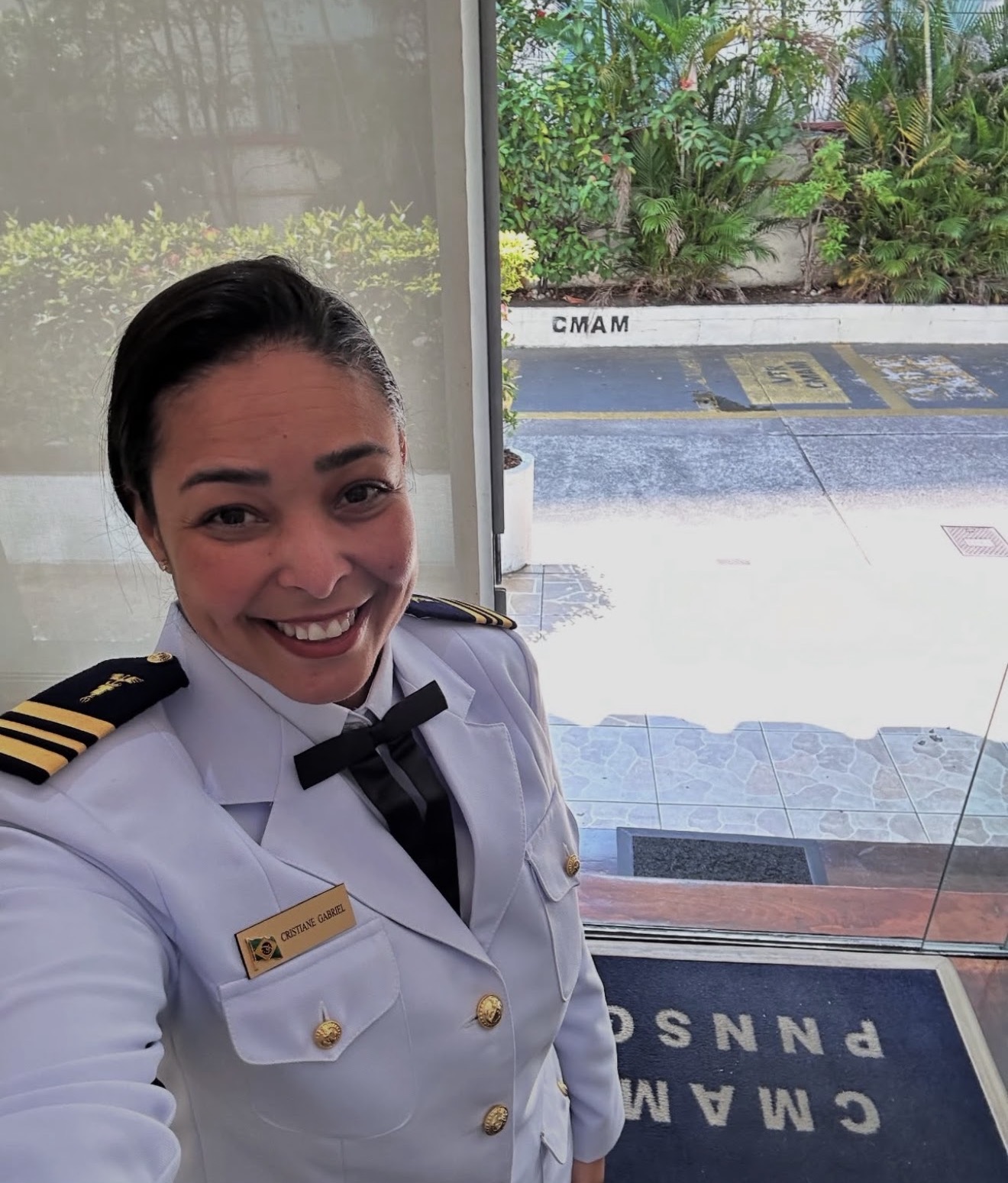 Cristiane como Capitão de Corveta da Marinha do Brasil